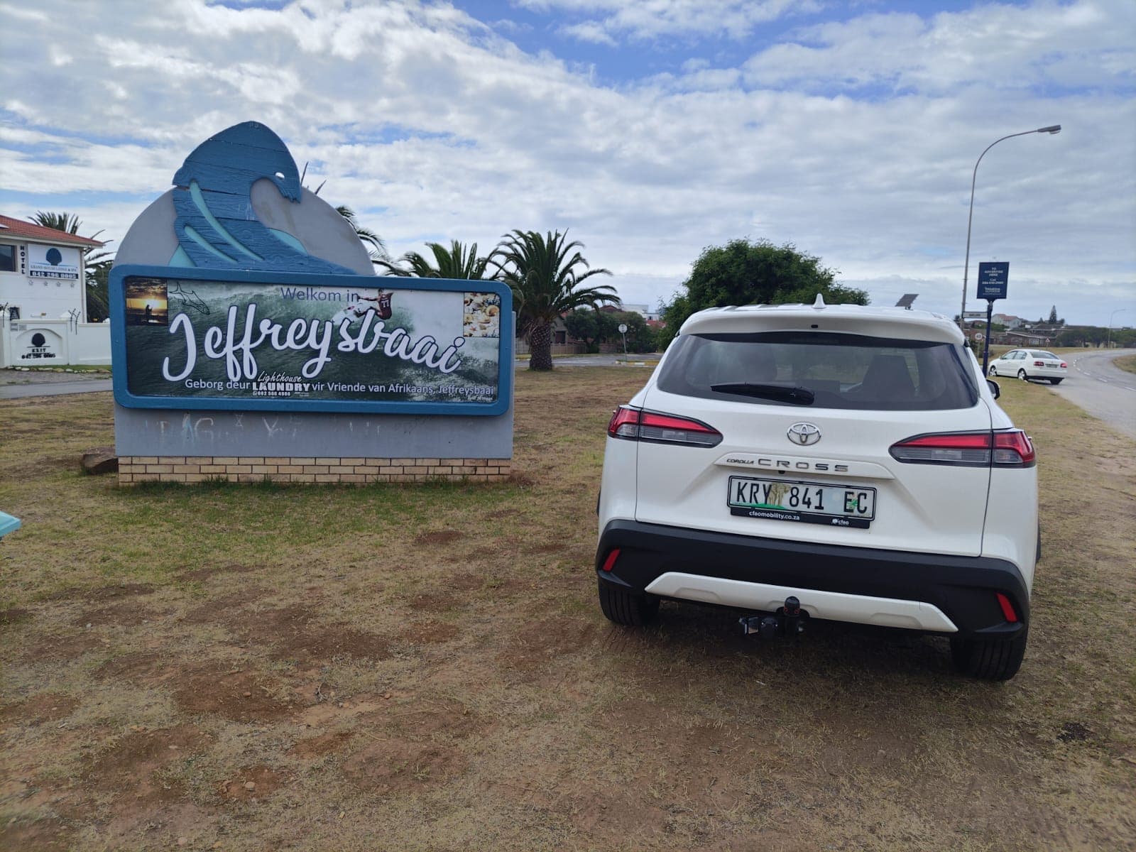 Ren Tours SUV at Jeffreys Bay in the Eastern Cape
