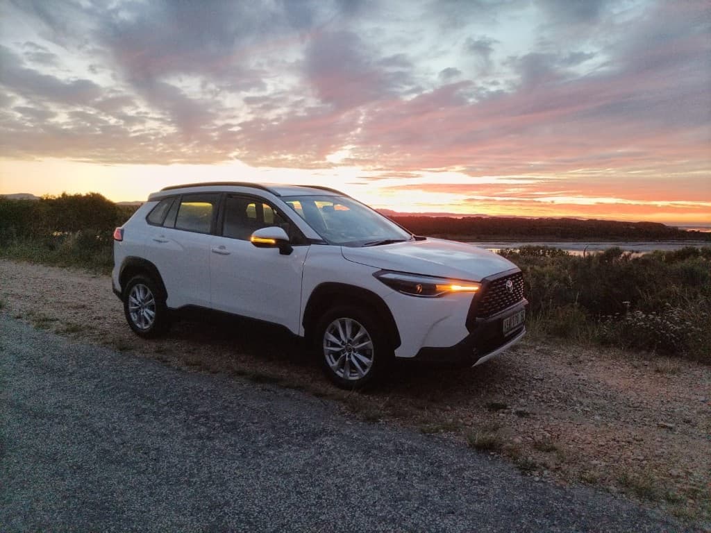 Ren Tours SUV at sunset along the Eastern Cape coast